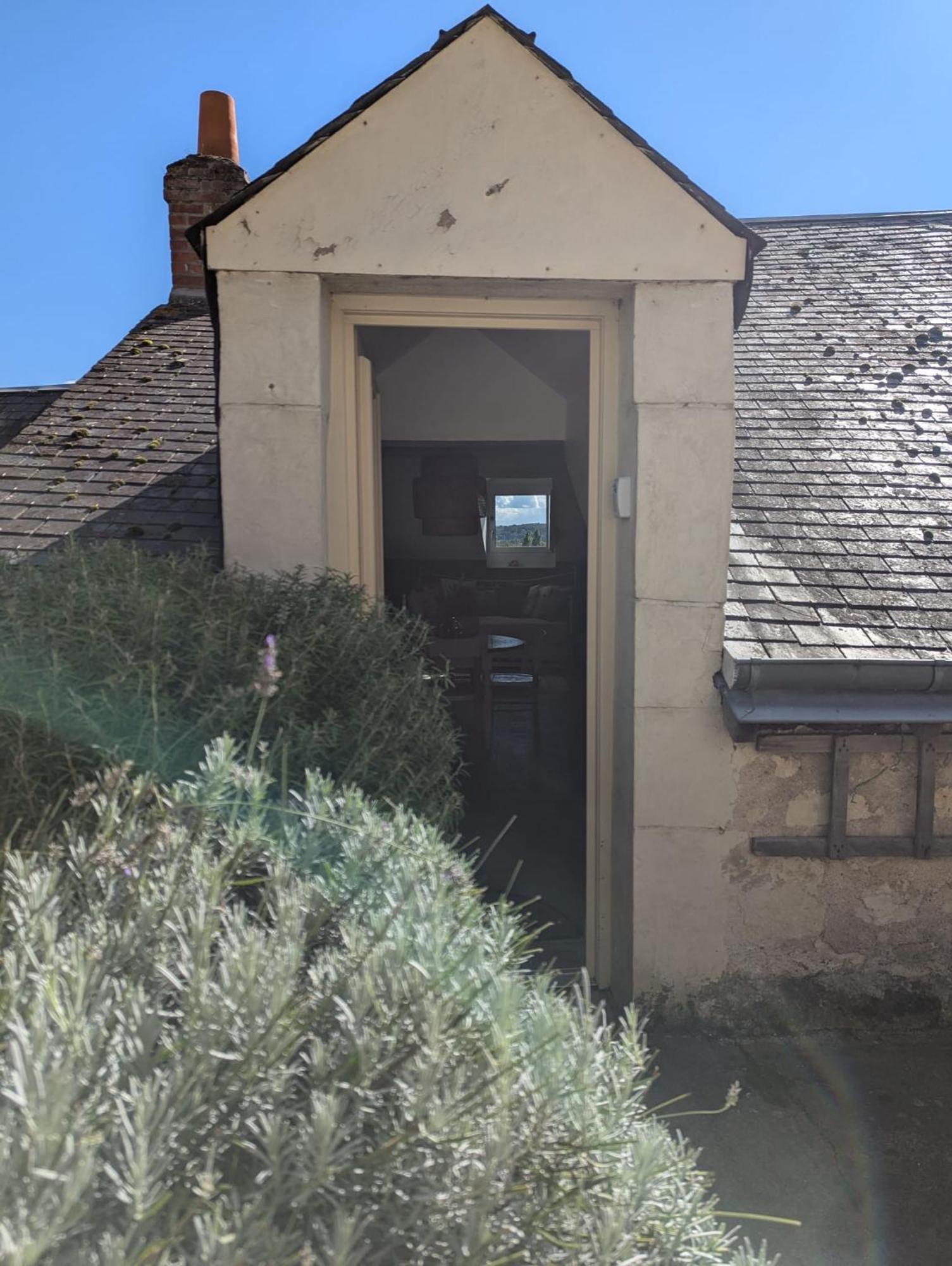 Appartement Des Hirondelles , Au Pied Du Chateau Chinon Esterno foto